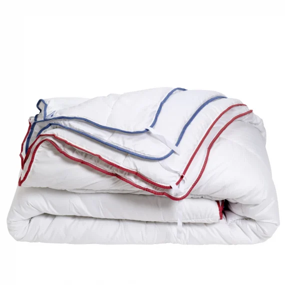 Bleu Câlin La 4 saisons, deux couettes de 180 et 230 g/m² assemblables
